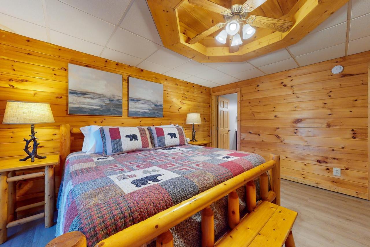 Moose Tracks Lodge Пиджен-Фордж Экстерьер фото